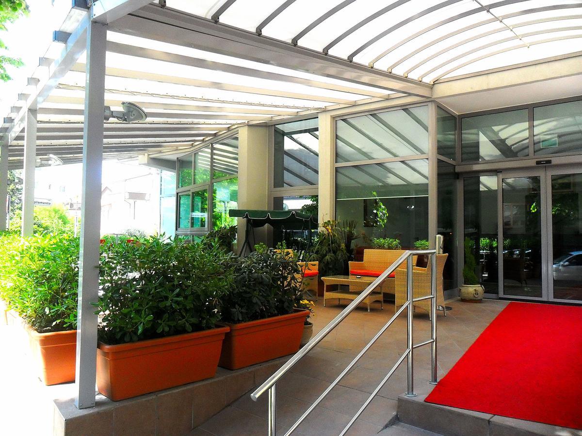 Hotel Etoile Rímini Exterior foto