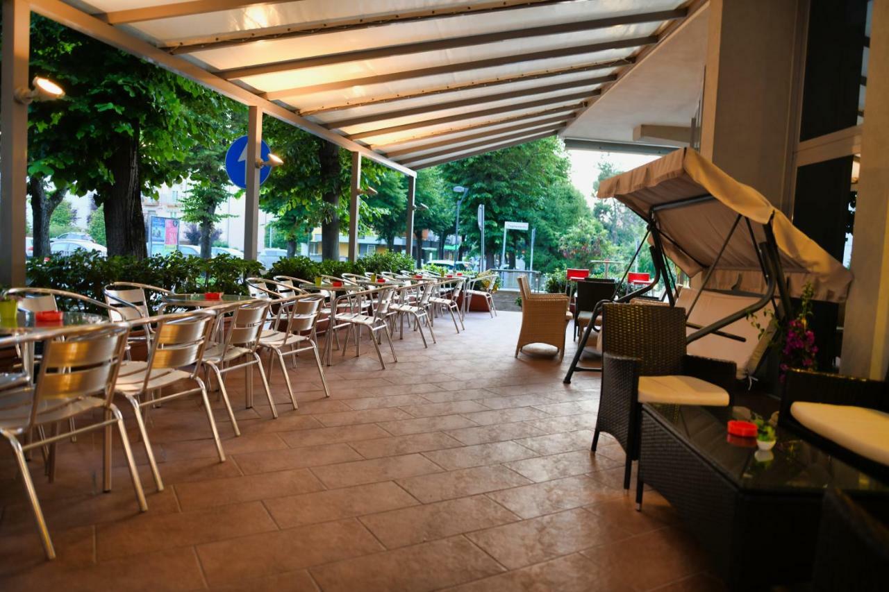 Hotel Etoile Rímini Exterior foto